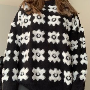 Verge girl black and white floral sweater